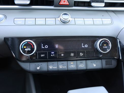 Certified 2023 Hyundai Elantra SEL w/ Convenience Package FWD image 22