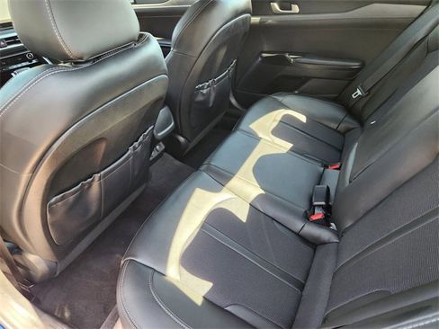 Used 2023 Kia K5 GT-Line image 12