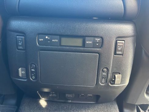 Used 2020 Nissan Armada Platinum w/ Platinum Reserve Package image 38