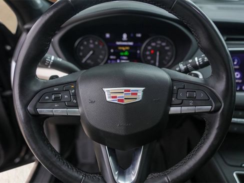 Used 2021 Cadillac XT4 Premium Luxury image 12