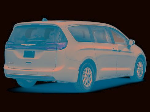 Used 2024 Chrysler Pacifica Touring-L FWD image 2