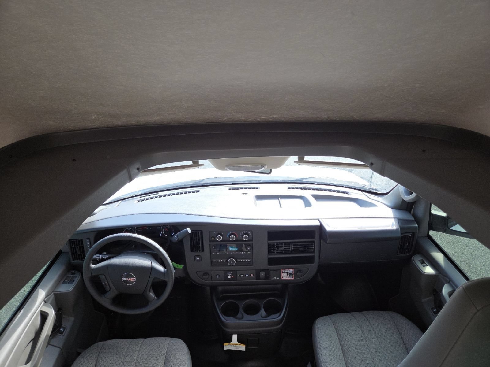 New 2025 GMC Savana 3500 w/ Power Convenience Package RWD image 24