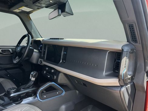 Used 2024 Ford Bronco Wildtrak AWD/4WD image 37
