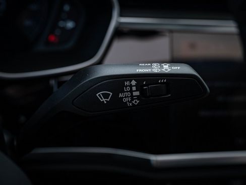 Certified 2025 Audi Q3 2.0T Premium Plus w/ Premium Plus Package image 29