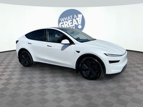 Used 2026 Tesla Model Y Long Range AWD/4WD image 3