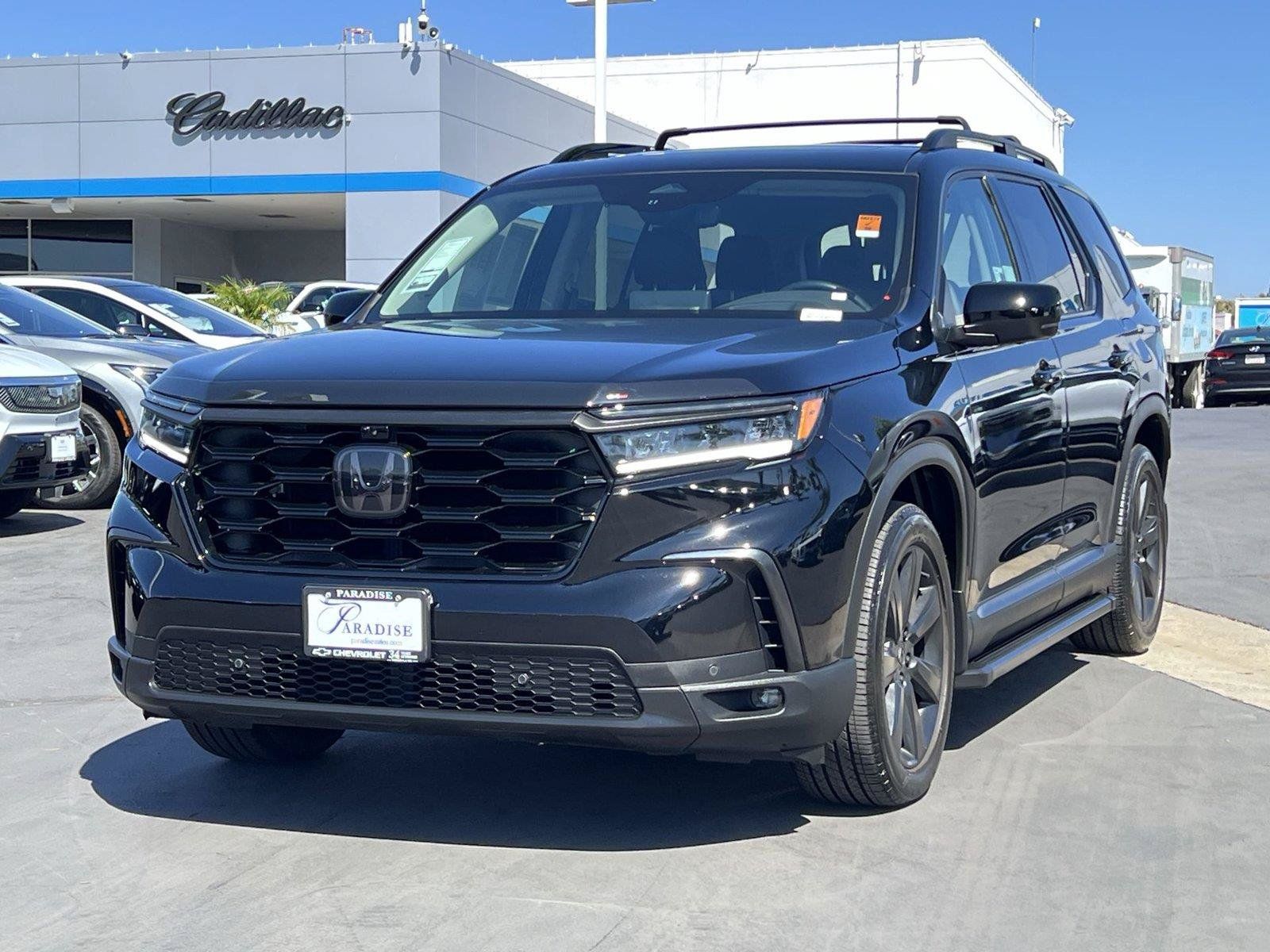Used 2025 Honda Pilot Elite image 1