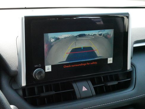 Certified 2025 Toyota RAV4 XLE AWD/4WD image 29