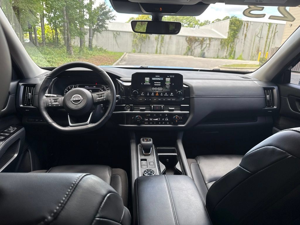 Used 2023 Nissan Pathfinder SL AWD/4WD image 36