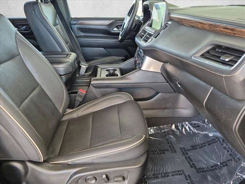 Used 2023 Chevrolet Suburban Premier AWD/4WD image 22