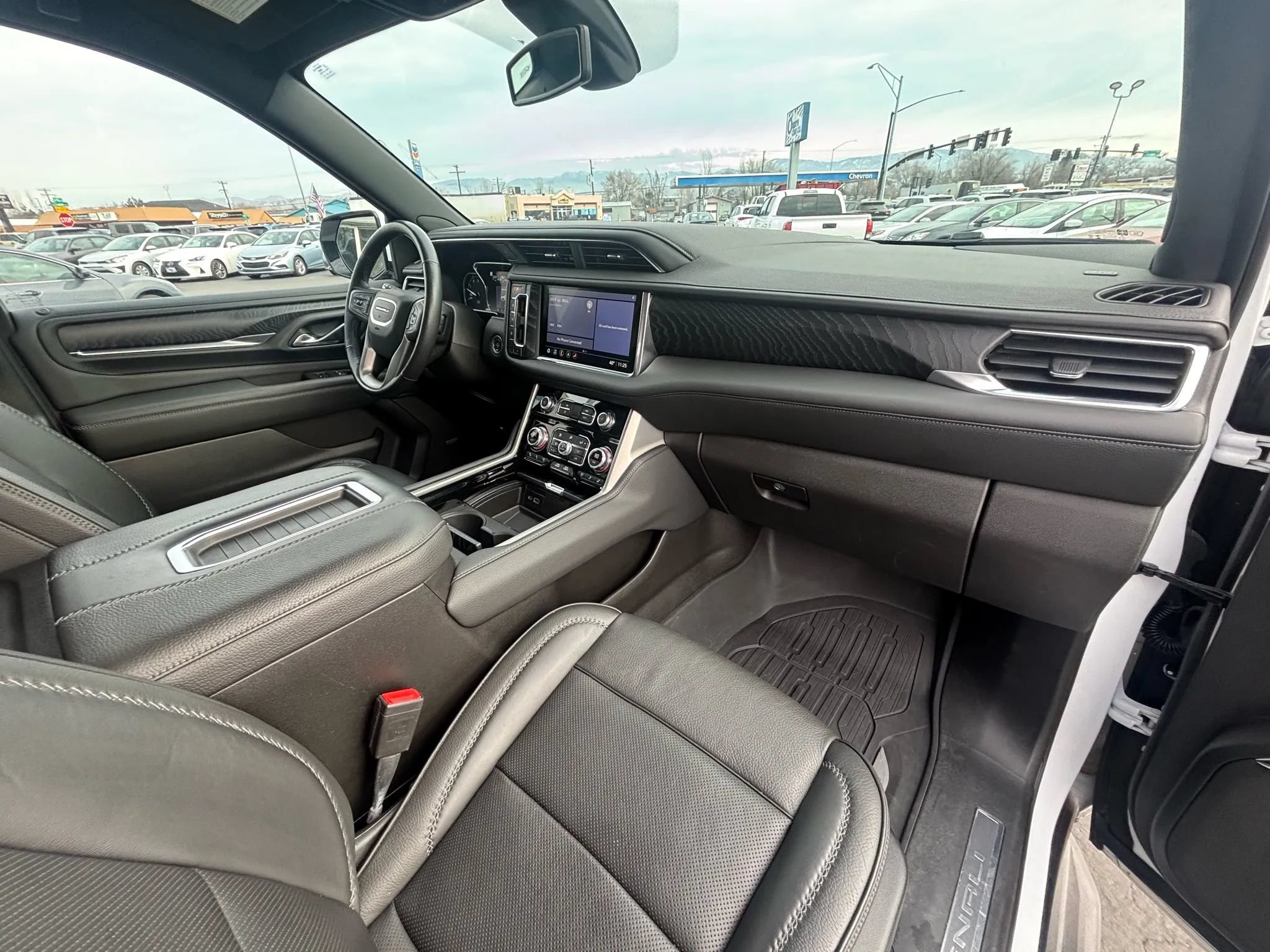 Used 2021 GMC Yukon Denali AWD/4WD image 10