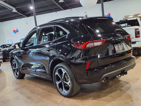 Used 2023 Ford Escape ST-Line Select w/ Tech Pack #2 AWD/4WD image 4