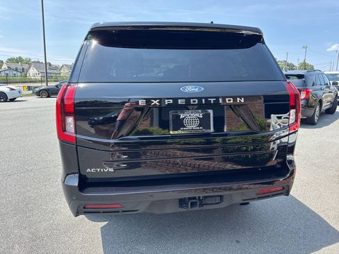 Used 2025 Ford Expedition Active AWD/4WD image 10