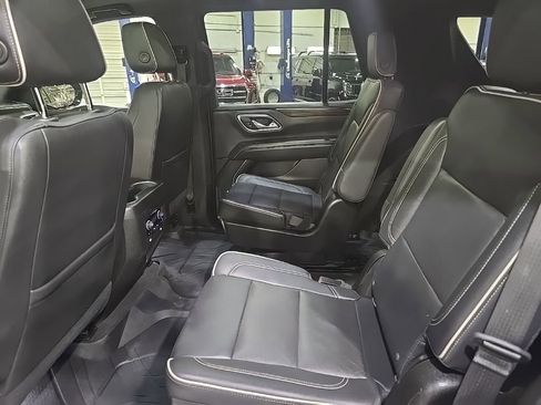 Used 2021 Chevrolet Tahoe Premier w/ Premium Package image 16
