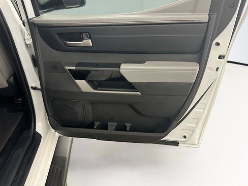 Used 2025 Toyota Tundra Limited image 31