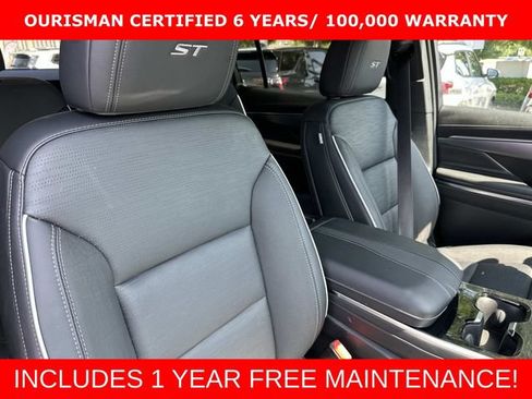 Used 2025 Buick Enclave Sport Touring w/ Power Package FWD image 10