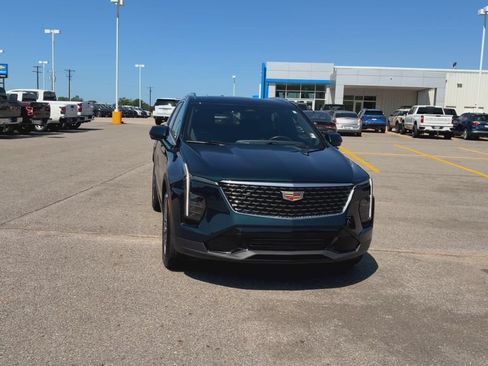 Used 2025 Cadillac XT4 Premium Luxury AWD/4WD image 3