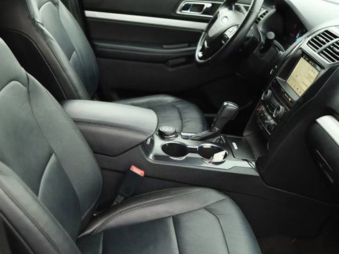 Used 2017 Ford Explorer XLT w/ Equipment Group 202A image 47