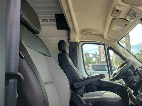 Used 2026 RAM ProMaster 2500 w/ Convenience Group FWD image 14