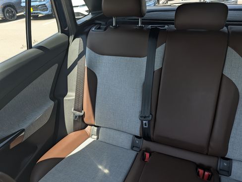 Certified 2023 Volkswagen ID.4 Pro AWD/4WD image 12