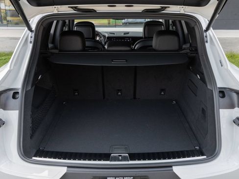 Certified 2026 Porsche Cayenne AWD/4WD image 28