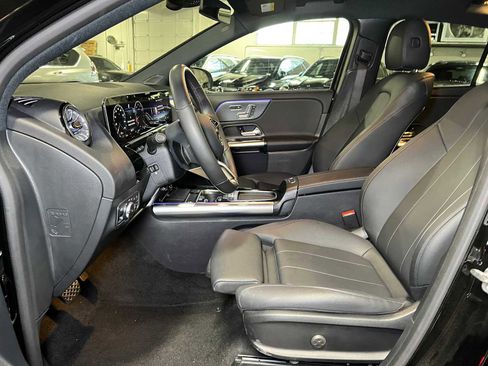 Used 2025 Mercedes-Benz GLA 250 4MATIC image 23