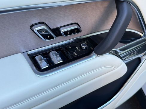 New 2026 Land Rover Range Rover Long Wheelbase SE image 14