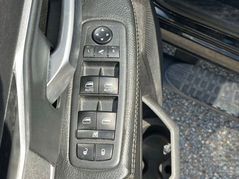 Used 2019 RAM 2500 Lone Star w/ Black Appearance Package AWD/4WD image 5