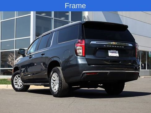 Used 2021 Chevrolet Suburban LT w/ Luxury Package image 2
