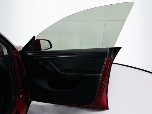 Used 2023 Tesla Model Y Performance image 32