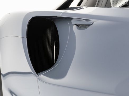 Used 2025 McLaren Artura Spider image 39