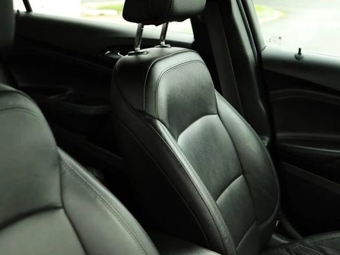 Used 2017 Chevrolet Cruze Premier FWD image 44