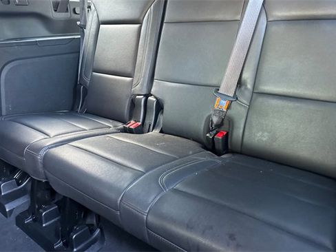 Used 2024 GMC Yukon XL SLT image 15