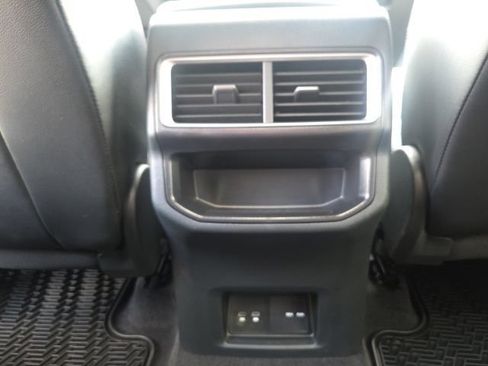 Used 2024 Volkswagen Atlas Cross Sport SE AWD/4WD image 19