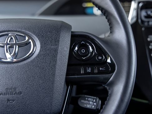 Used 2021 Toyota Prius Prime LE FWD image 29