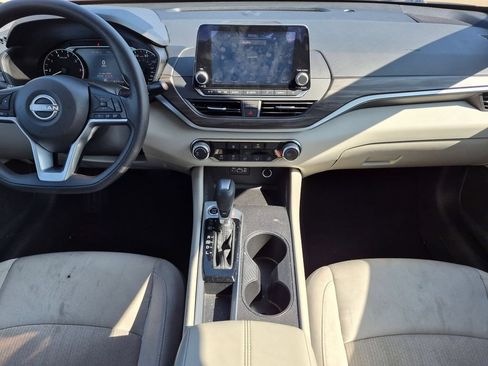 Used 2025 Nissan Altima 2.5 SV FWD image 22
