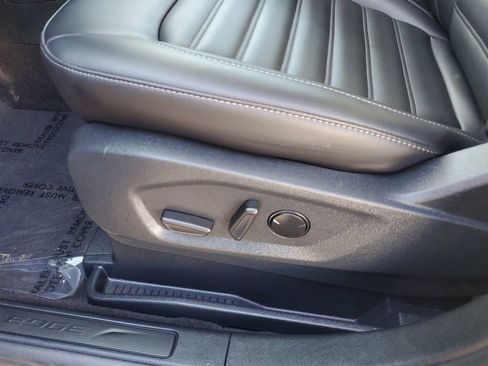 Used 2024 Ford Edge SEL w/ Convenience Package image 9