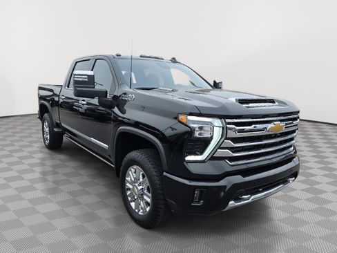 Used 2024 Chevrolet Silverado 2500 High Country w/ Technology Package image 3