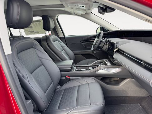 New 2026 Lincoln Nautilus Reserve image 17