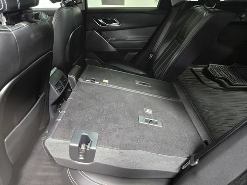 Used 2019 Land Rover Range Rover Velar S AWD/4WD image 37