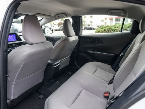 Used 2025 Toyota Prius LE FWD image 18