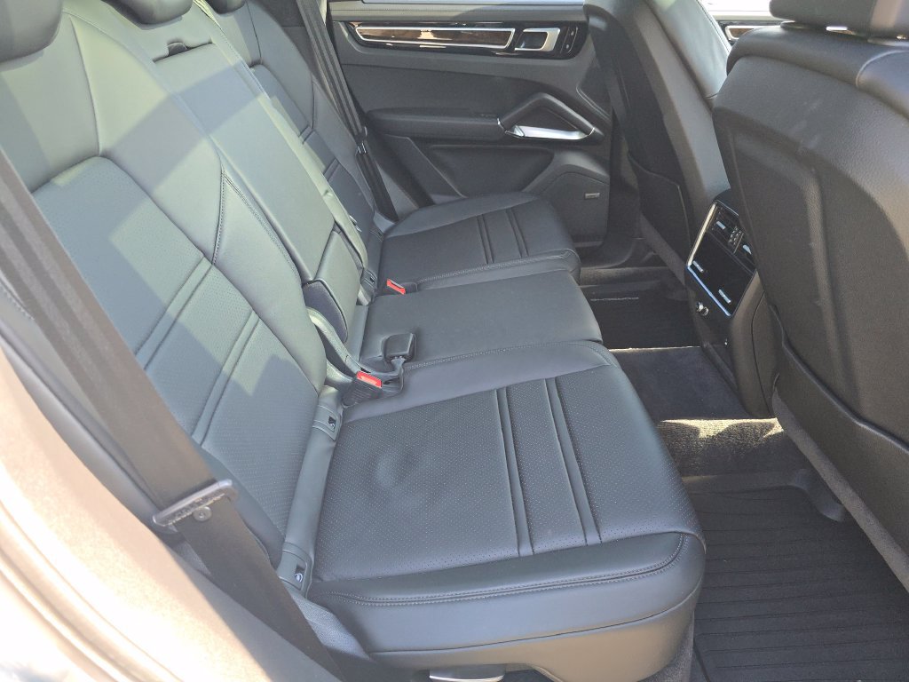 Used 2020 Porsche Cayenne Turbo AWD/4WD image 19