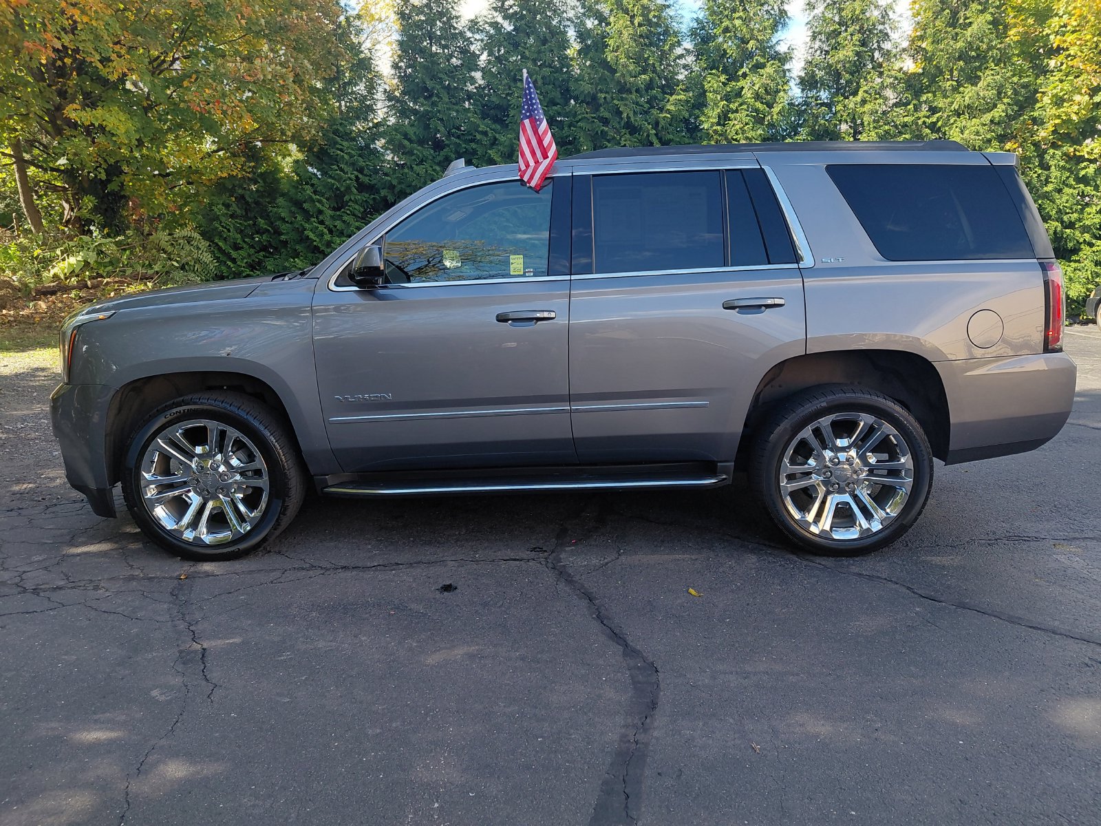 Used 2018 GMC Yukon SLT w/ Premium Edition AWD/4WD image 36
