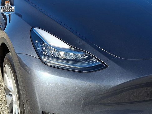 Used 2022 Tesla Model Y Long Range image 9