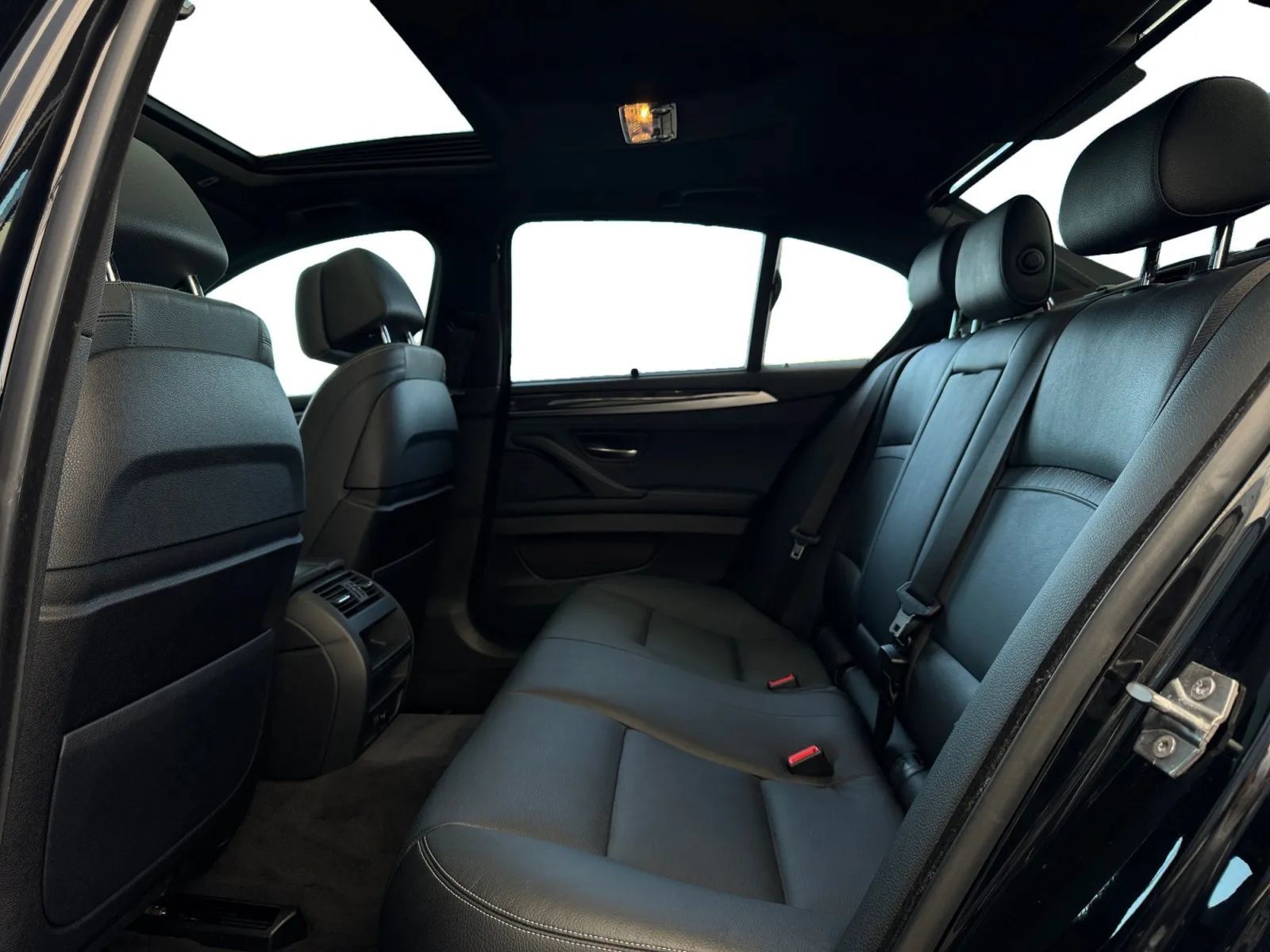 Used 2014 BMW 550i Sedan RWD image 16