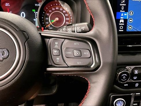 Used 2024 Jeep Wrangler Unlimited Rubicon AWD/4WD image 27