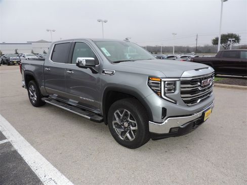 New 2026 GMC Sierra 1500 SLT image 3