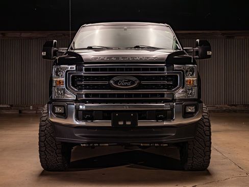 Used 2020 Ford F250 Lariat w/ Lariat Value Package AWD/4WD image 2