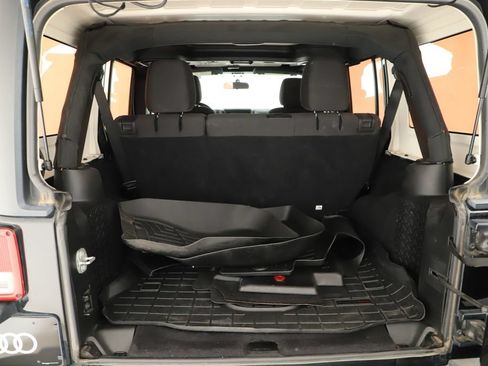 Used 2018 Jeep Wrangler Unlimited Sport w/ Connectivity Group AWD/4WD image 32