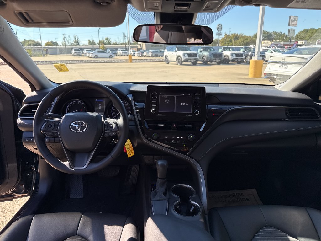 Used 2021 Toyota Camry SE FWD image 31