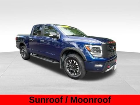 Used 2022 Nissan Titan PRO-4X w/ Pro-4x Convenience Package AWD/4WD image 10